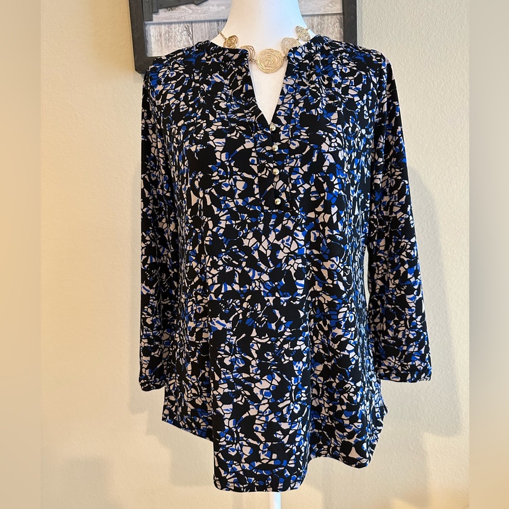 Dana Buchman Women’s Blue/Black/White V-Neck, Geometric Blouse - Size S
